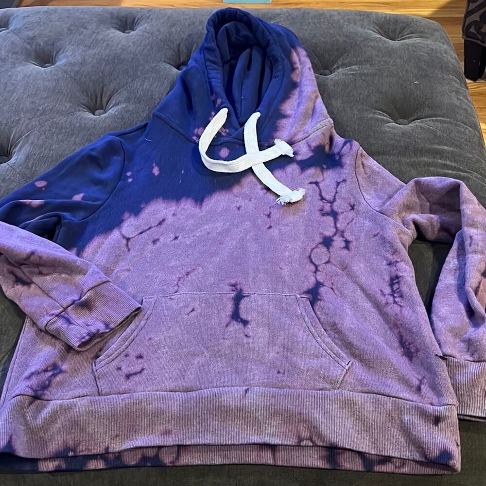 Love vintage tie dye hoodie size large